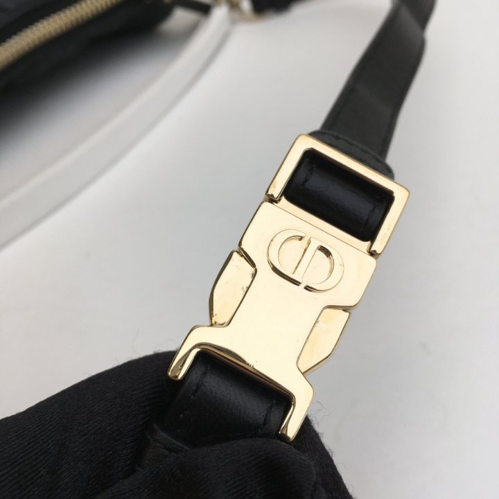 Dior Vibe Hobo Bag - Luxe Du Jour