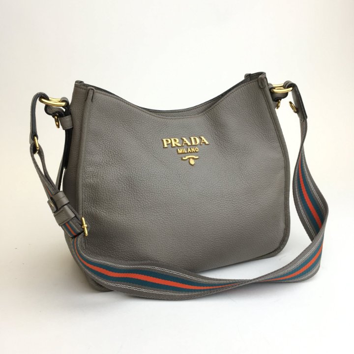 ショルダーバッグ・ポシェット Prada Medium Hobo Bag In Grainy Leather Prada - Gray Leather Medium Hobo Shoulder Bag | Mitchell Stores