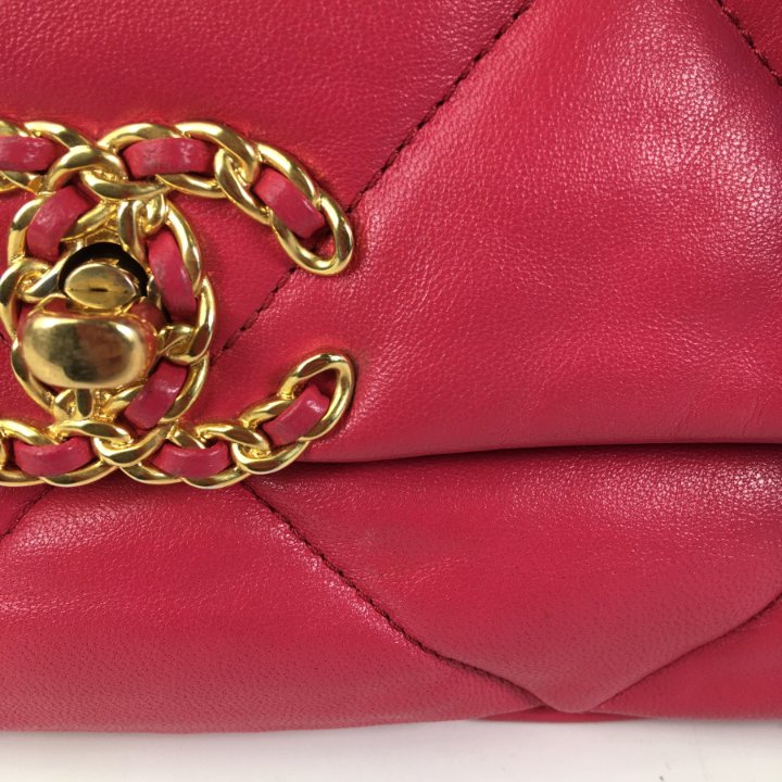 Chanel Medium Pink Lambskin 19 Flap Bag - Luxe Du Jour
