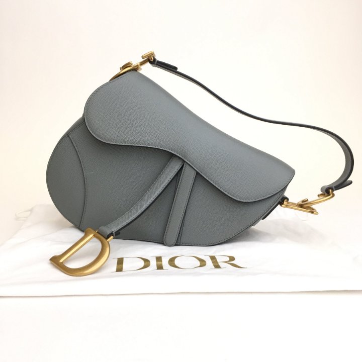 DIOR SADDLE バッグ シアリング Dior Saddle Bag With Guitar Strap - Luxe Bag Rental