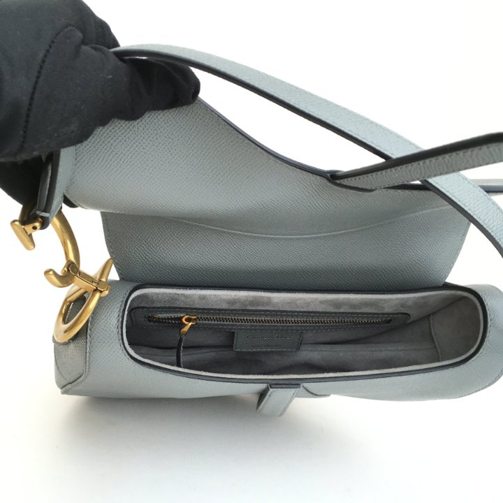 DIOR SADDLE バッグ シアリング Dior Saddle Bag With Guitar Strap - Luxe Bag Rental