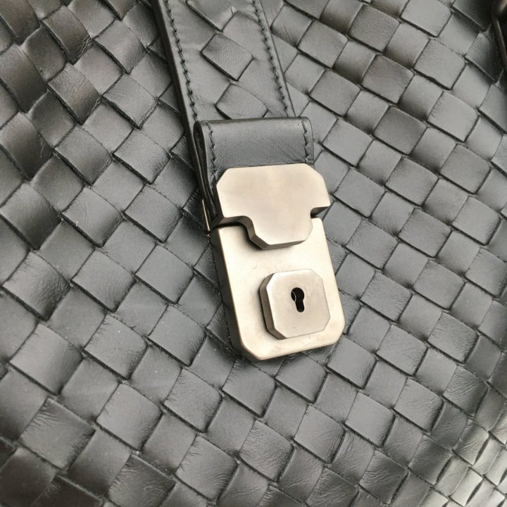 ボッテガ・ヴェネタ ROMA ローマ レザー ショッピングバッグ Bottega Veneta Roma Bag - Luxe Du Jour