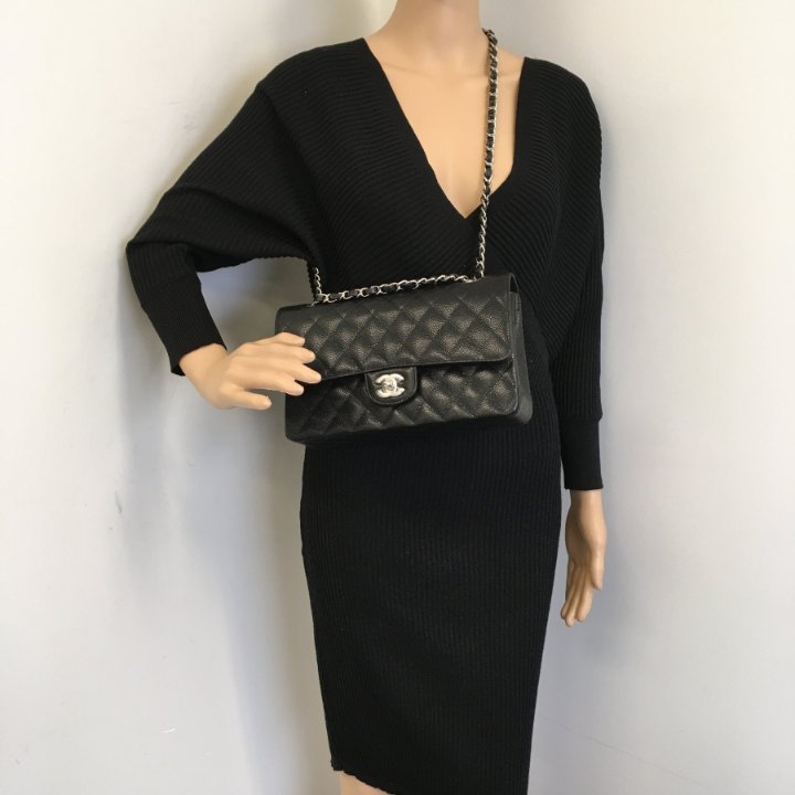 Outfit Chanel Mini Flap Caviar Black ✖️SOLD✖️ Chanel 24B Mini