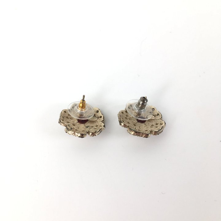 梅のお花専用　シャネルリボン Chanel Camellia Earrings - Luxe Du Jour