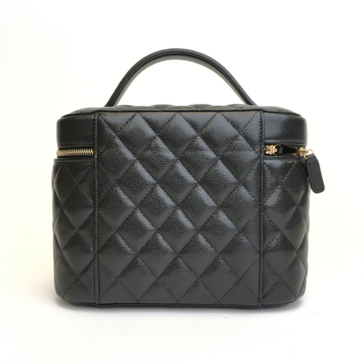 【CHANEL】Chanel vanity case★シャネル【ランク:A】 Chanel Vanity Case - Luxe Du Jour