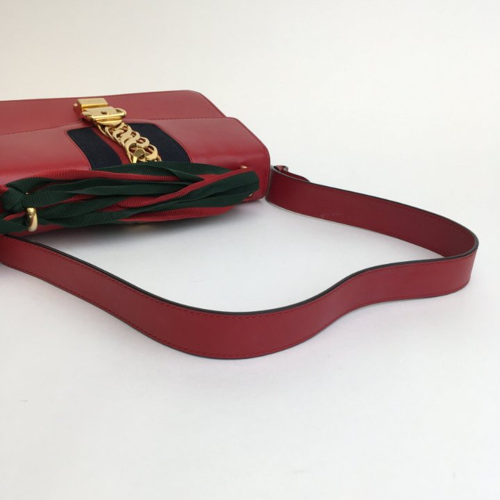 Gucci Sylvie Bag - Luxe Du Jour