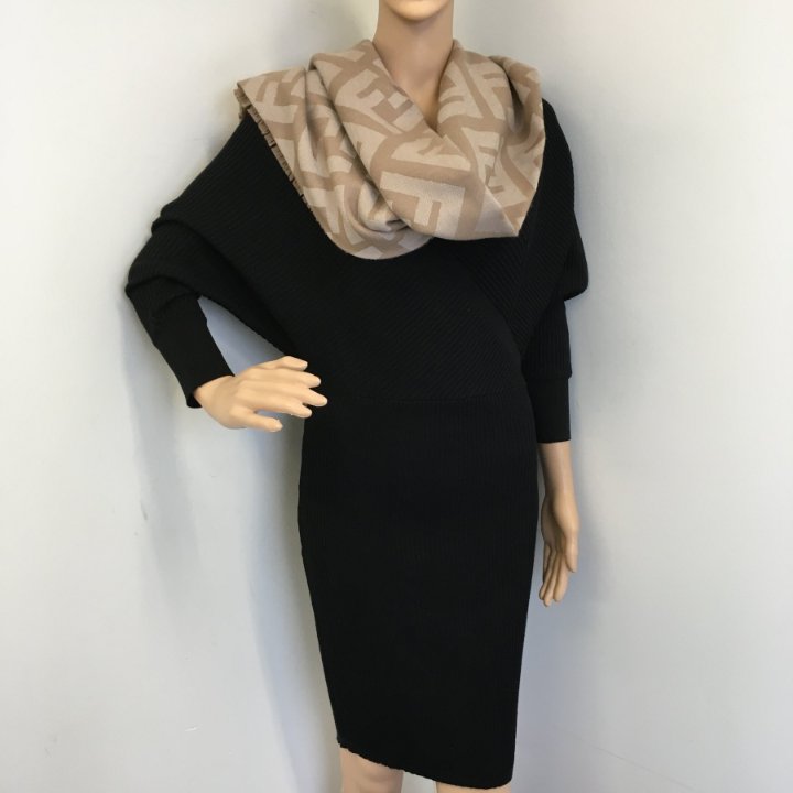 スカーフ FENDI Woman Scarf Beige FXT333AV9K F1DY0 Fendi Scarf - Luxe Du Jour