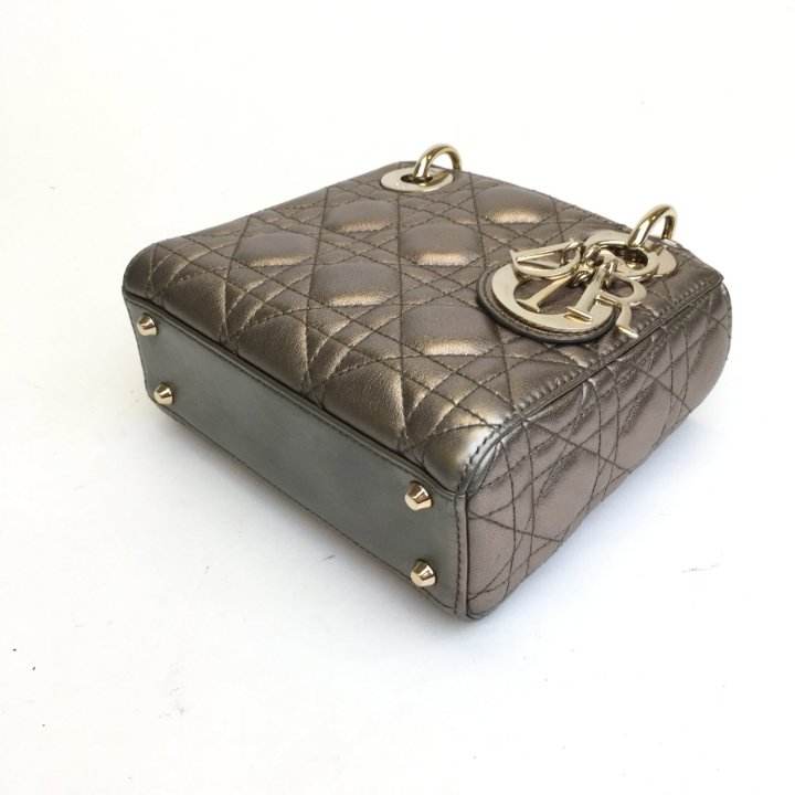 Lady DIOR 25SS新作♪【 Dior 】 スモール バッグ ×Gold☆ Dior Lady Dior Mini gold - Luxe Du Jour