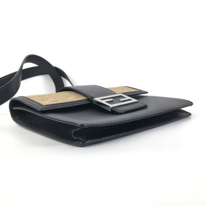 【関税&送料込】Fendi Baguette IMG_3665.jpg?v=1703793015&