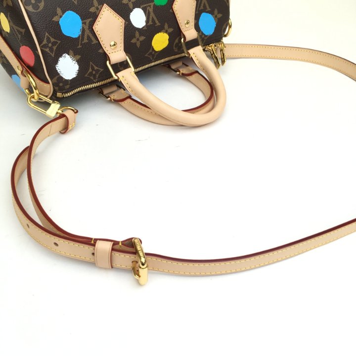 アクセントに☆【Louis Vuitton】スクエアLVライブラリ70 louis-vuitton--