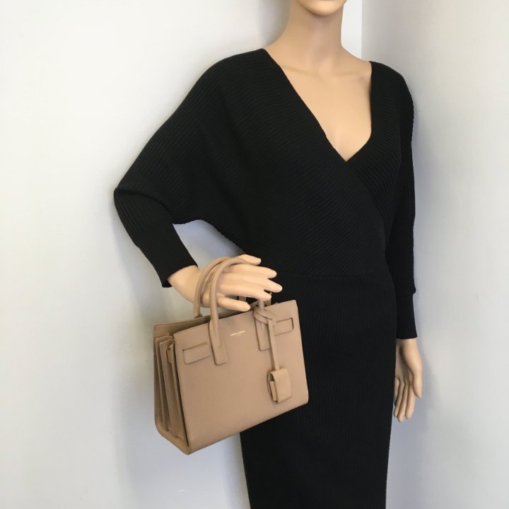 ハンドバッグ SAINT LAURENT NANO SAC DE JOUR HAND BAG Saint Laurent Sac de Jour Nano Top-Handle Bag in Patent