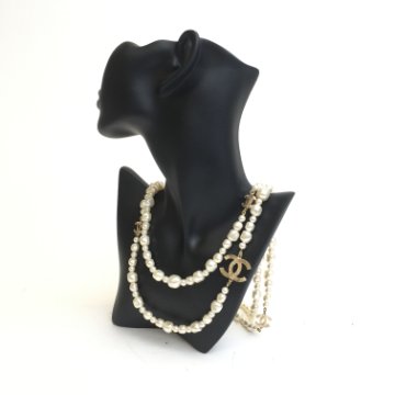 Chanel Pearl Necklace - Luxe Du Jour
