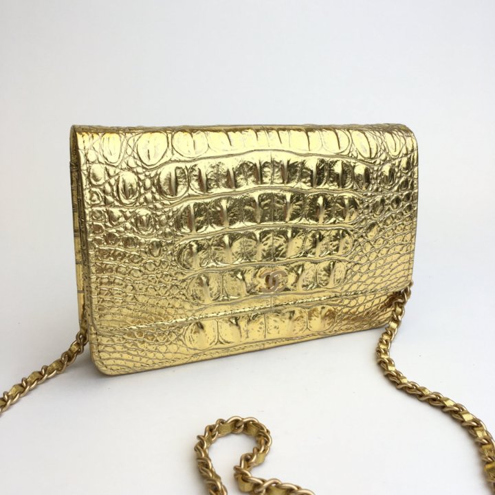 長財布 LUX GOLD WALLET ON CHAIN Chanel Wallet On Chain (WOC) - Luxe Du Jour