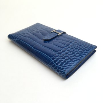 国内即発 HERMES Bearn Soufflet BLEU INDIGO (ネイビー) SV金具 Hermes Bearn Wallet - Luxe Du Jour