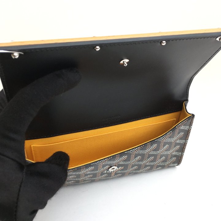希少品◆入手困難♪【GOYARD】ミニケース Monte Carlo Black/Tan Goyard Monte-Carlo Mini Case With Strap - Luxe Du Jour