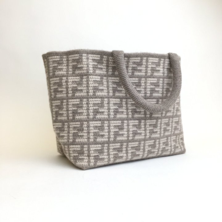 【関税＆送料込み】Fendi Tote Bags Fendi Cashmere Tote - Luxe Du Jour