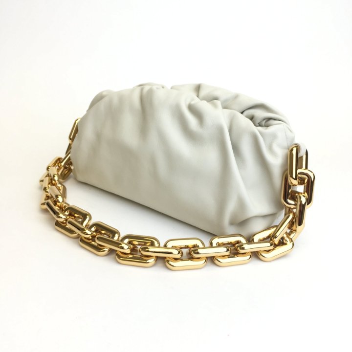 BOTTEGA VENETA■ラムスキン レザー チェーン ポーチA+ BOTTEGA VENETA(ボッテガ・ヴェネタ)ザチェーンポーチ | 商品