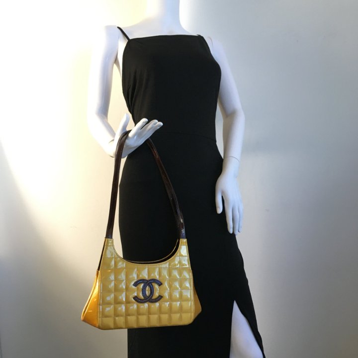 【超希少】CHANEL Sport Choco Bar Shoulder Bag s-l400.jpg