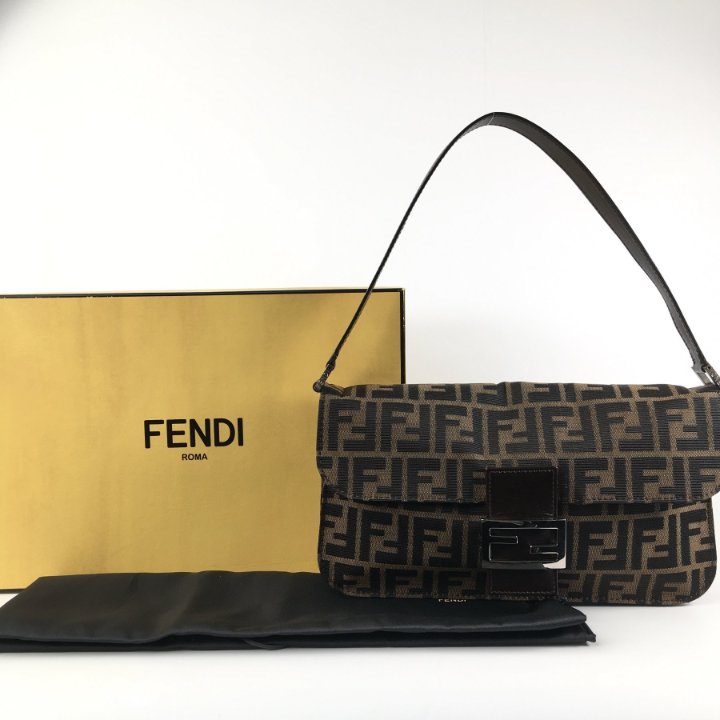 【FENDI】BAGUETTE◆8R8136AQY2 Fendi Baguette - Luxe Du Jour