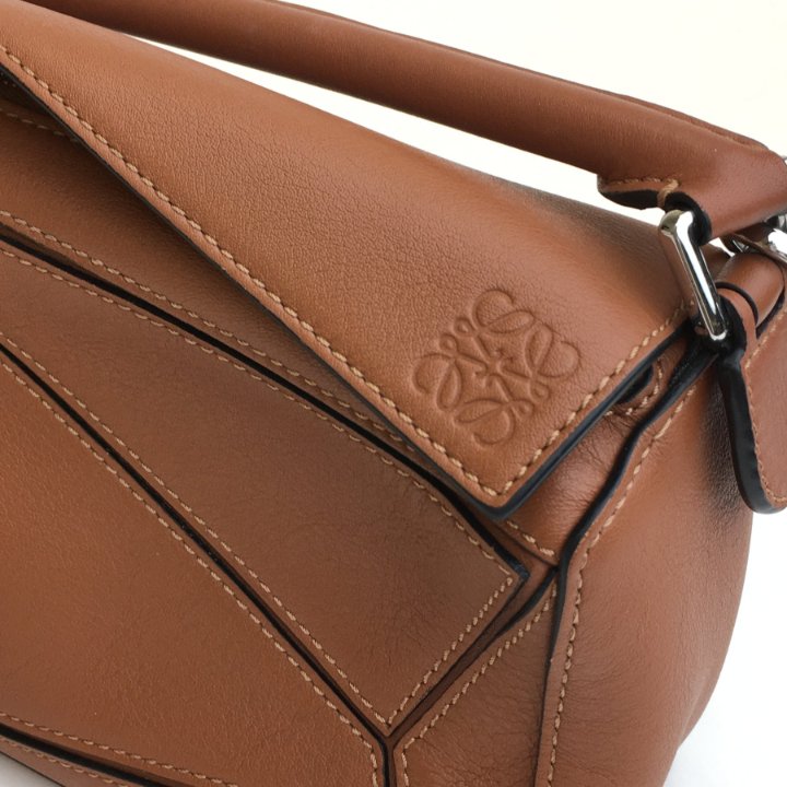LOEWE☆PUZZLE MINI SOLIDバッグ Loewe Mini Puzzle Bag - Luxe Du Jour