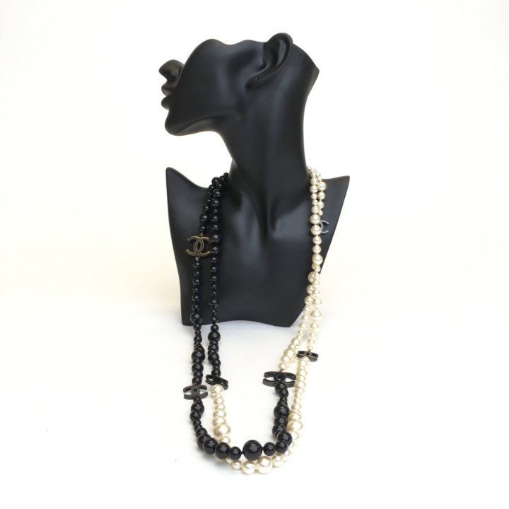 Chanel Pearl Necklace - Luxe Du Jour