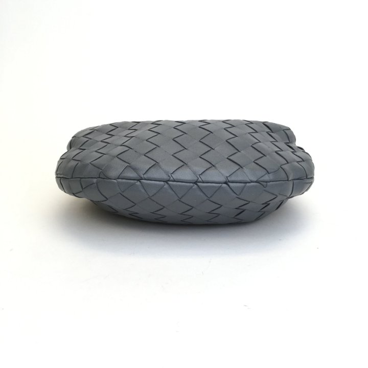 24SS【BOTTEGA VENETA】ミニポーチ バイカラー ラミネートレザー Bottega Veneta Mini Jodie - Luxe Du Jour