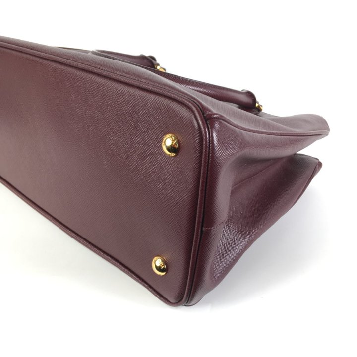【関税&送料込】Prada Burgundy Leather Handbag Burgundy Prada Bonnie medium leather handbag | PRADA