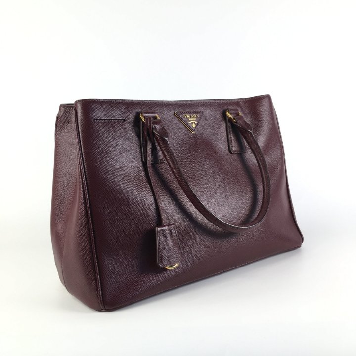 【関税&送料込】Prada Medium Handbag In Soft Lux Leather PRADA Medium Saffiano Leather Double Bag Black/ Red - New