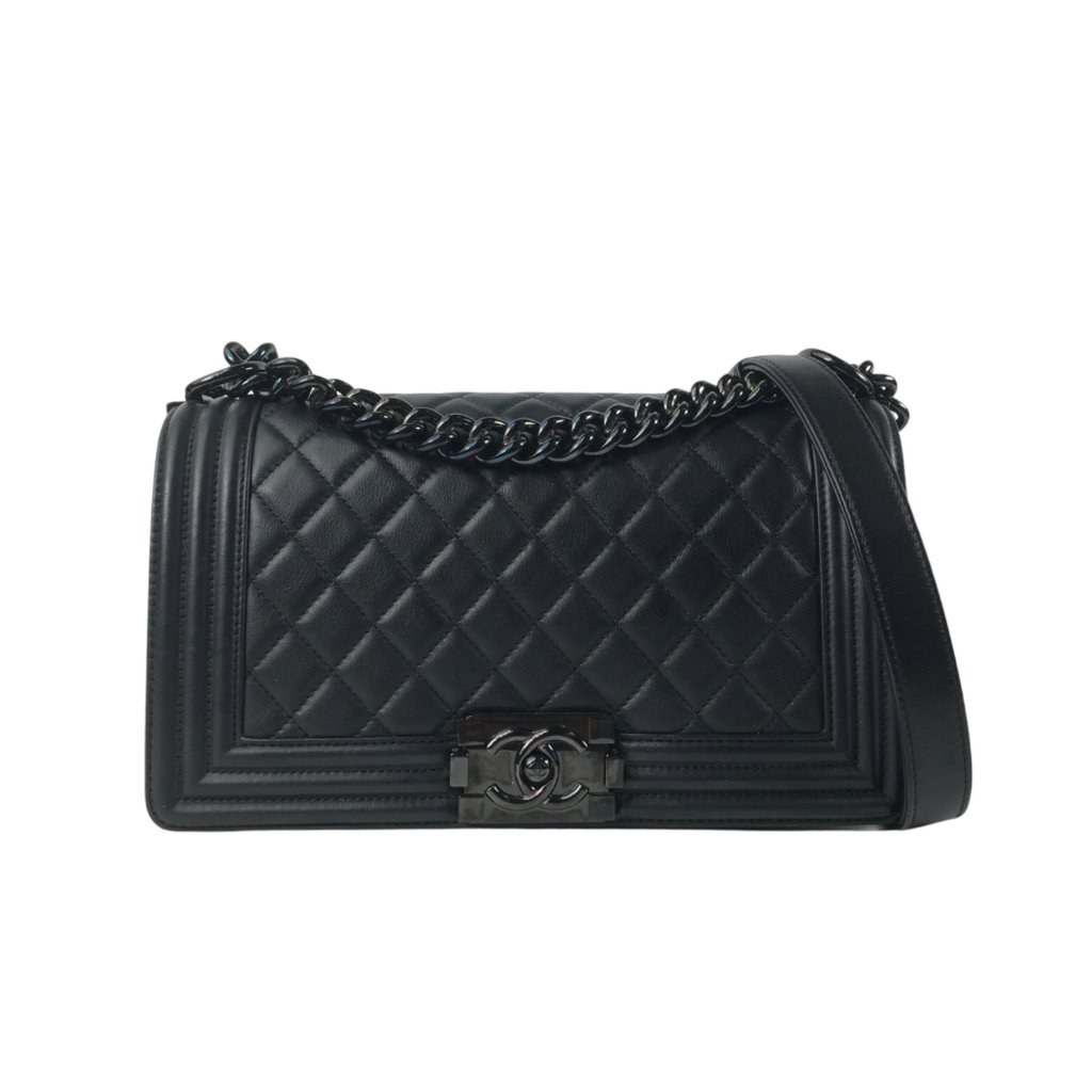 【ヴィンテージ】Rank:S☆Chanel Black Series28 Boy Small Bag Pre-Owned Luxury Handbags Chanel Black Chevron Boy Bag