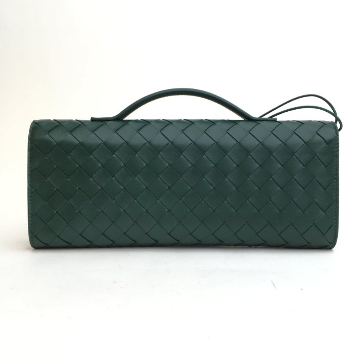 クラッチバッグ BOTTEGA VENETA ARMY GREEN LEATHER MEDIUM CLUTCH Bottega Veneta Long Andiamo Clutch - Luxe Du Jour