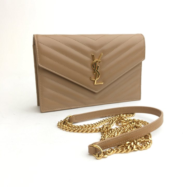 【関税&送料込】Saint Laurent Cassandre Spill In Gold l Cassandre pendant necklace in gold - Saint Laurent | Mytheresa
