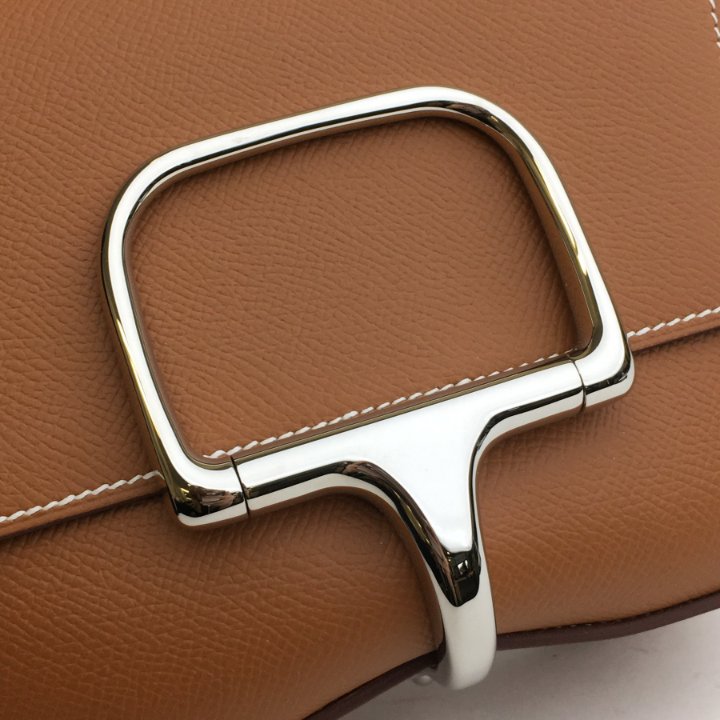 ゴールド♪【HERMES】エルメスDellaCavalleria mini bagⅡ hermes-della-cavalleria-mini-