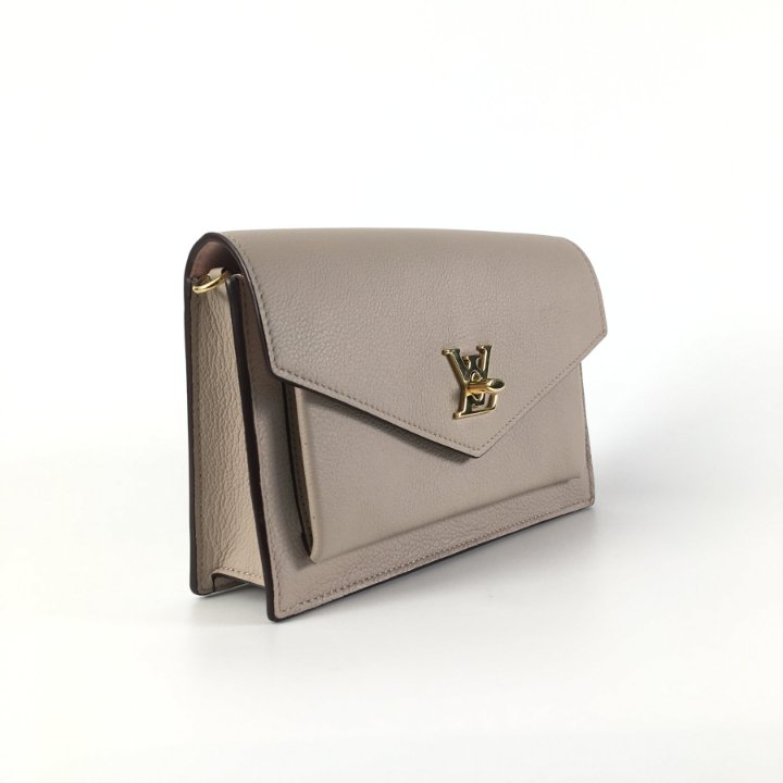 Louis Vuitton MyLockMe Wallet On Chain (WOC) - Luxe Du Jour
