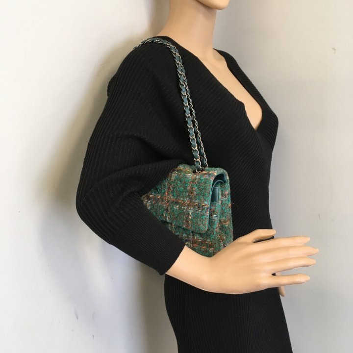 【ヴィンテージ】Rank:S☆Chanel Dark Green Flap Medi Series23 Chanel Dark Green Medium Classic Flap Bag ASL8141 – Luxury