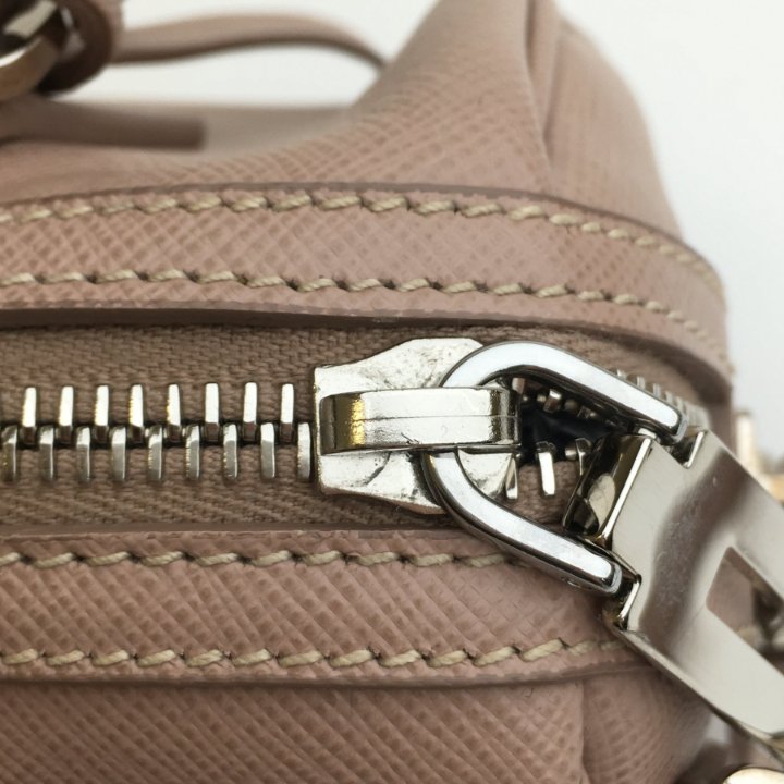 Prada ♦ロゴ ミニバックパック キーリング1TT2052DMKF0632 日本入手困難品◇PRADA◇ QUILTING SILVER LOGO MINI CHAIN BAG