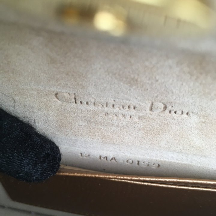dior ゴールドバックル 23080525.jpg