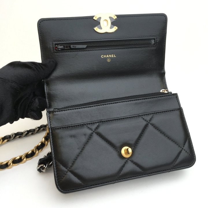 Chanel 19 Wallet On Chain (WOC) Black Lambskin - Luxe Du Jour