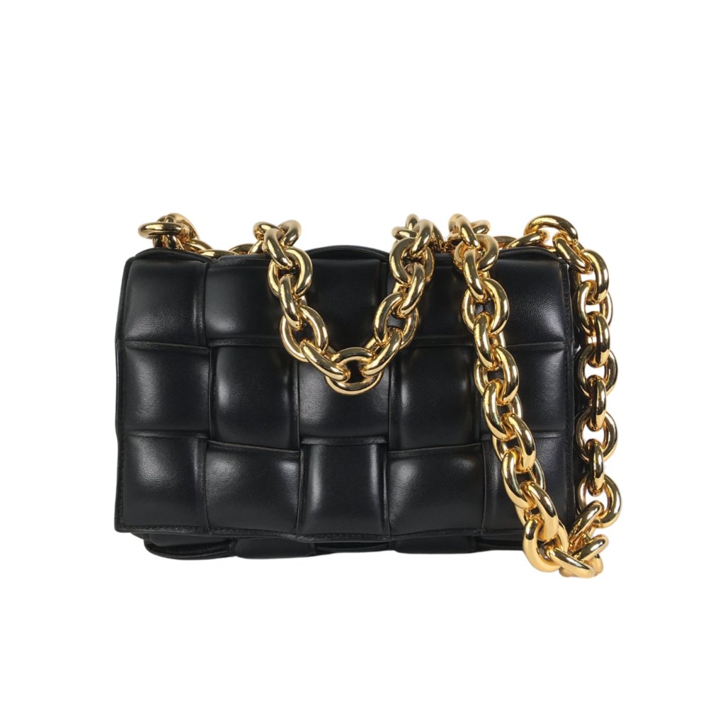 ショルダーバッグ・ポシェット BOTTEGA VENETA CASSETTE POUCH ON CHAIN Bottega Veneta Cassette Pouch Bag on Chain - Bergdorf Goodman