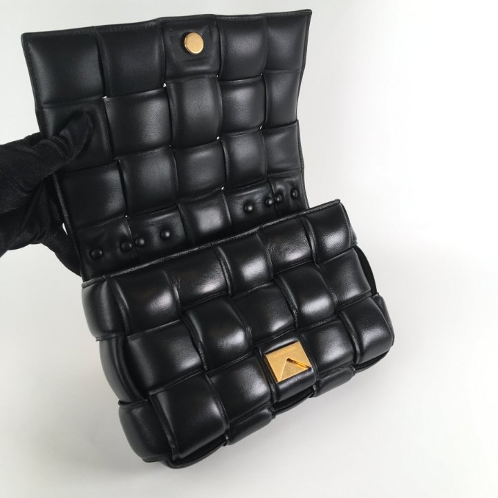 Bottega Veneta Chain Cassette Bag - Luxe Du Jour