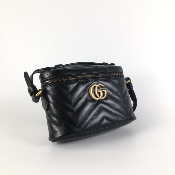 ショルダーバッグ・ポシェット Gucci Vanity Case Gucci Black Quilted Leather Marmont Large Cosmetic Vanity