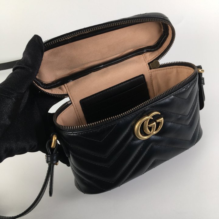 Gucci GG Marmont Top Handle Vanity - Luxe Du Jour