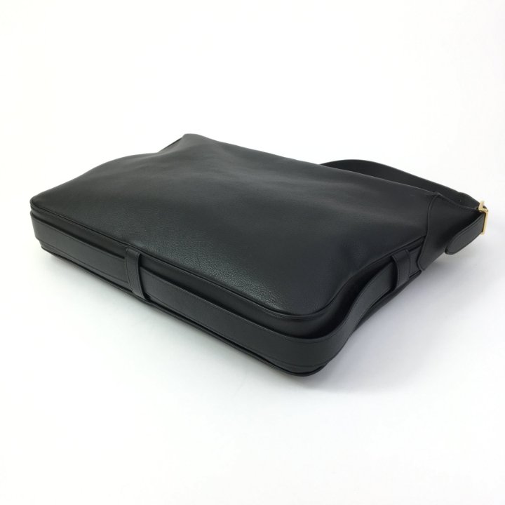 都会的◇Large Romy バッグ◇CELINE CELINE Supple Calfskin Large Romy Shoulder Bag Black 1401809