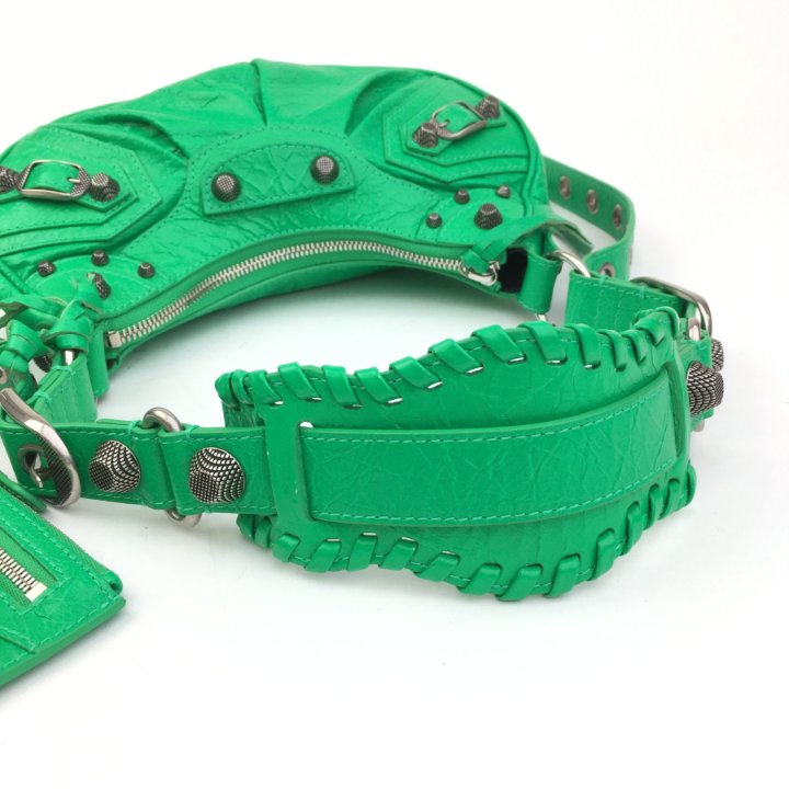 関税・送料込 BALENCIAGA Le Cagole XS green バッグ Balenciaga Le Cagole Xs Shoulder Bag | italist