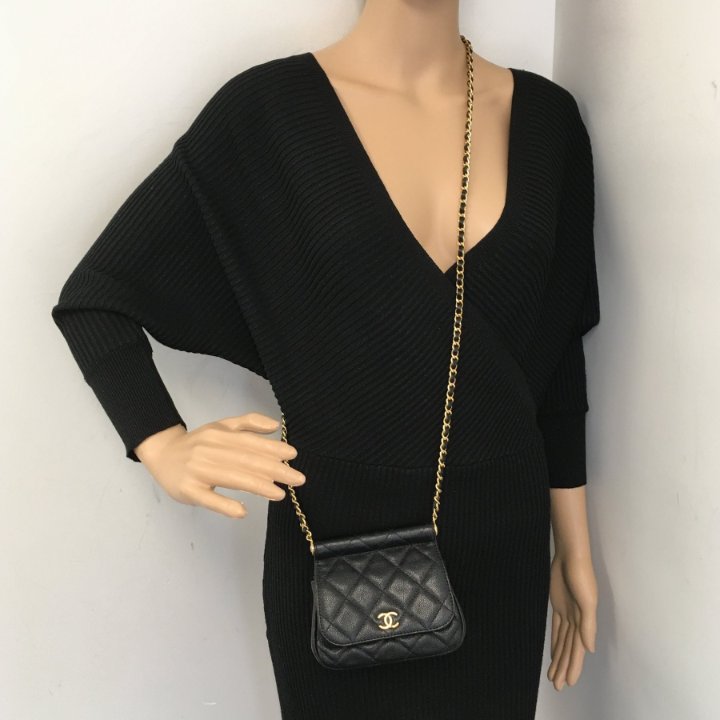 気分が上がる艶めき☆【CHANEL】Small Clutch with Chain Chanel Clutch With Chain Micro 22K Black Caviar GHW - Luxe