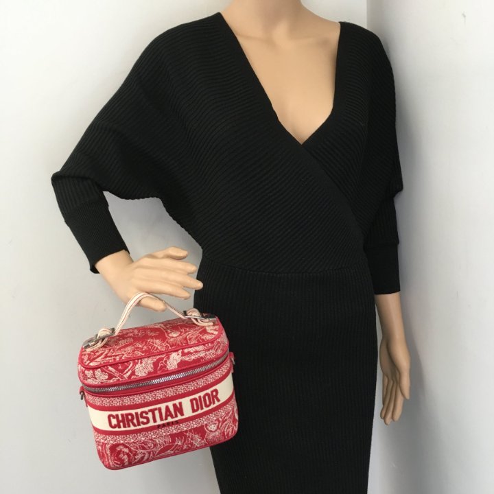 大人気!【Dior】ディオール DiorTravel Vanity Case 大人気!【Dior】ディオール DiorTravel Vanity Case