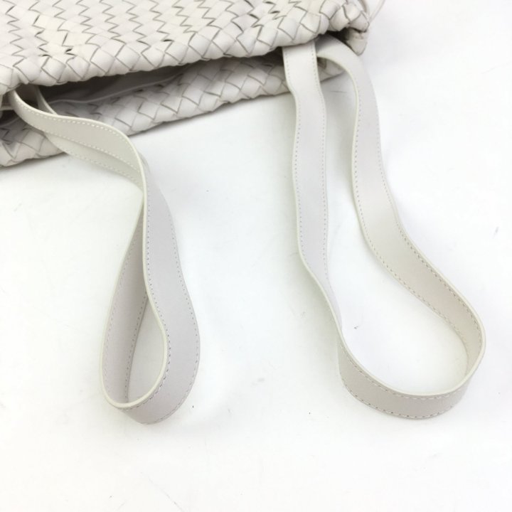 ☆韓国の人気☆【BOTTEGA VENETA】☆Intrecciato small ba.g☆ Bottega Veneta Small Bulb Intrecciato Bag - Luxe Du Jour