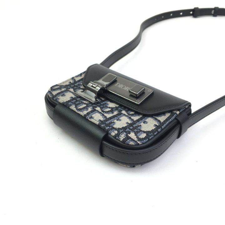 ディオール　オブリーク　バーティカル　ナノ　ポーチ Dior Nano Pouch - Luxe Du Jour