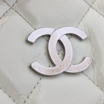 CHANEL CC Logo Matelasse Chain Shoulder Bag Leather White