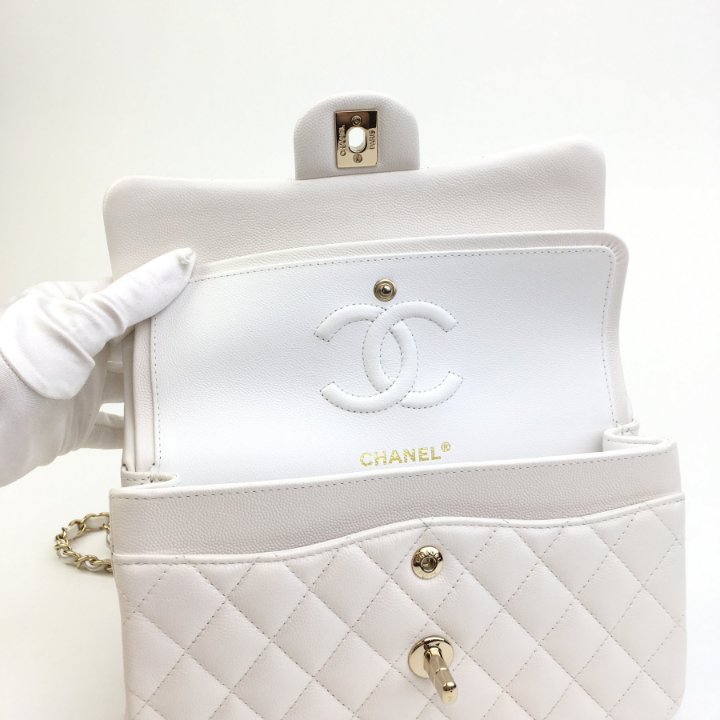 ◆CHANEL◆クラシックミニポーチ ホワイト Chanel Classic Flap Small White Caviar - Luxe Du Jour