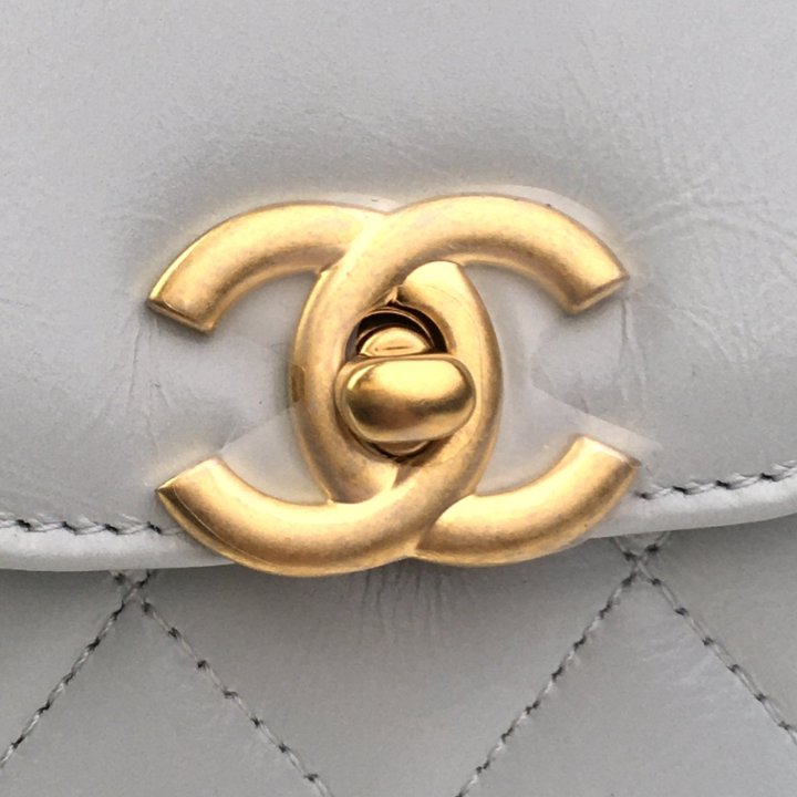 【品格漂うミニエレガンス】CHANEL kelly トップハンドルバッグ 6 Chanel Bags Under 6K – Spring 2024 Edition - PurseBop
